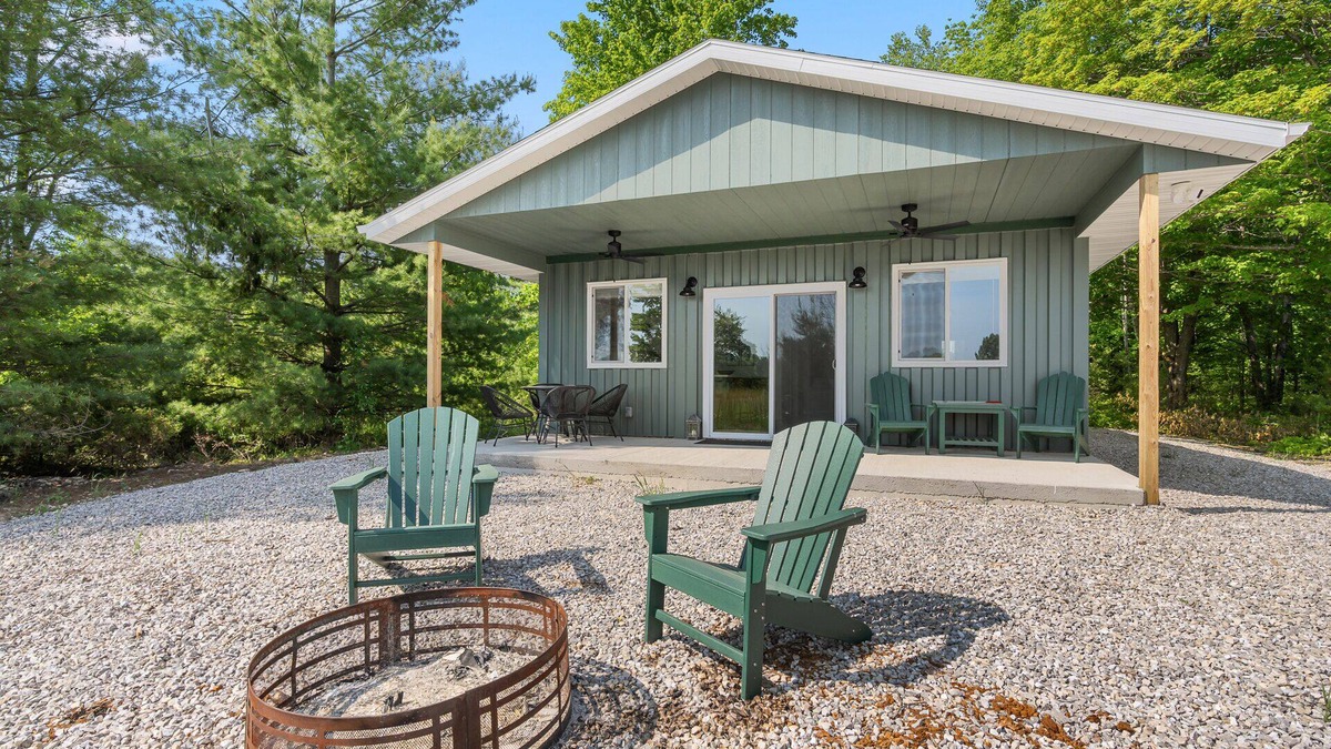 Fish Creek Cabin | Modern Comfort, Dog Friendly Private lot in Fish Creek