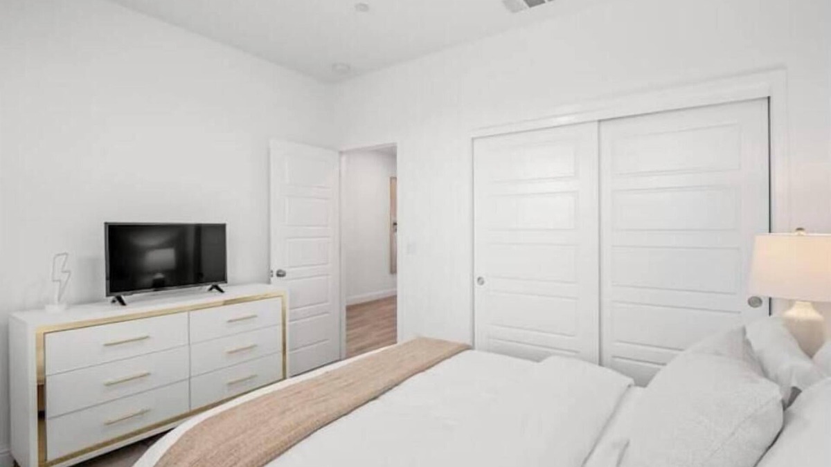 Clovis House | Modern Comfort: Heritage Grove Edition
