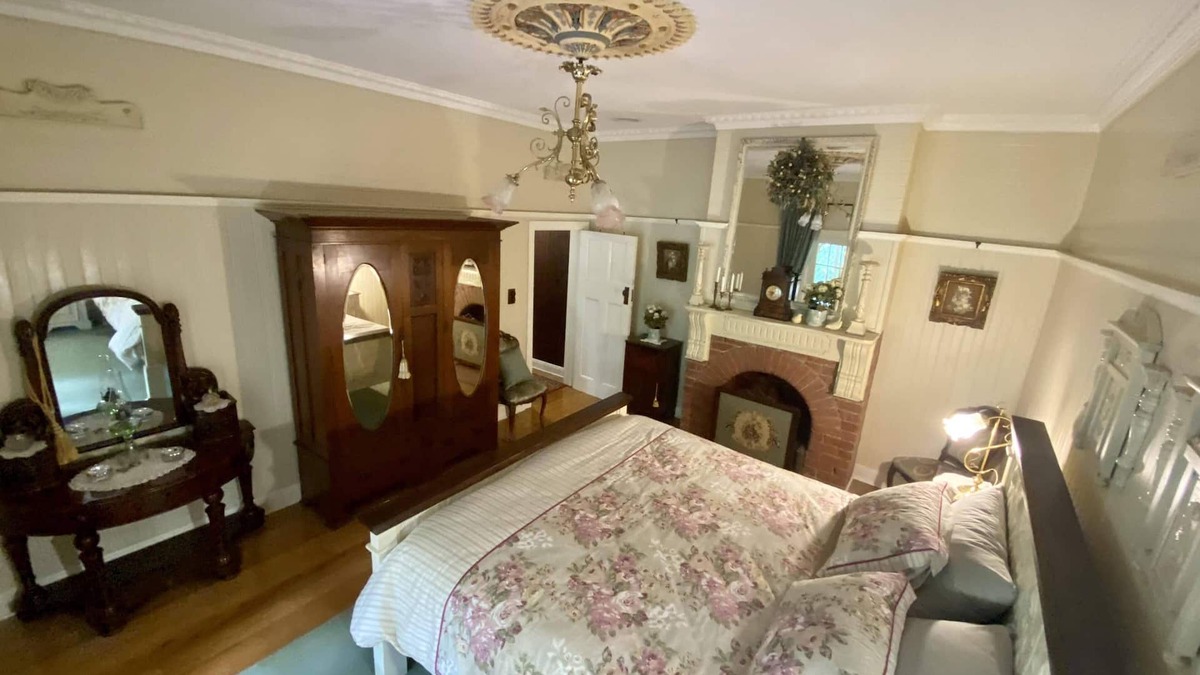 Warburton House | Modern comfort with old world charm.
