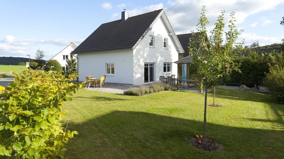 Glindfeld House | Modern, comfortable vacation home with large garden and veranda, between Winterberg and Willingen