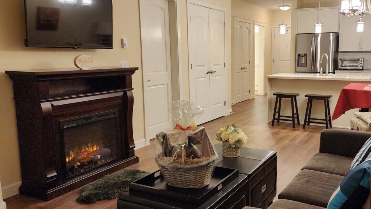 Willoughby Condo | Modern & Comfy 2 bedroom Condo in Langley | Close to Highway 1