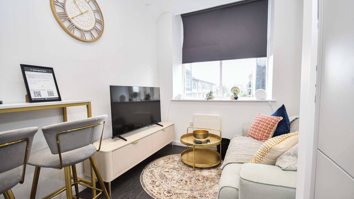 Eastleigh Apartment | Modern & Compact 1 Bedroom Apartment in Bradford