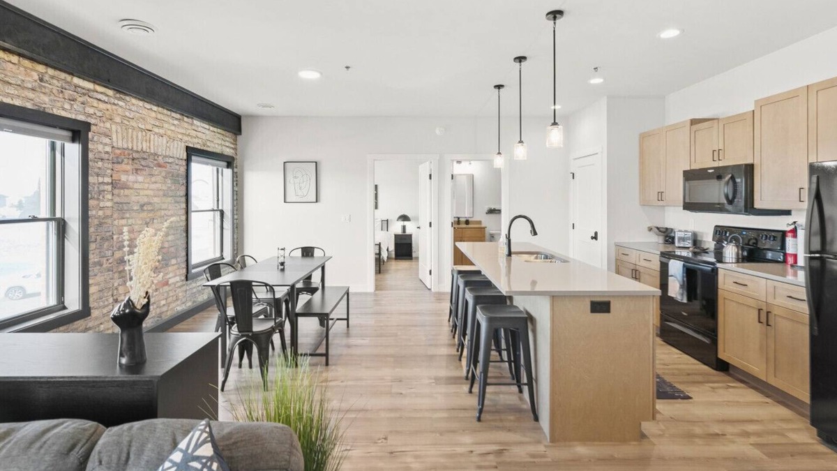 Dilworth Condo | Modern Condo in the Eclectic Rail District!