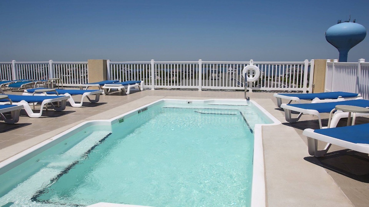 Brigantine Condo | Modern condo - less than 5 min from the beach!