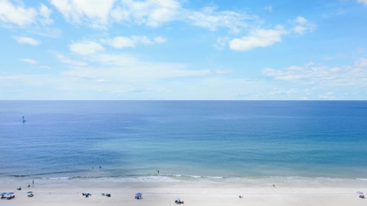 Marco Island Condo | Modern condo w/panoramic views of the crescent beach