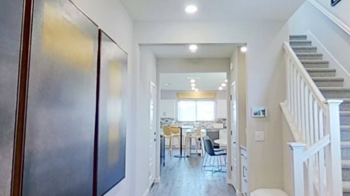 Fairfield House | Modern contemporary home close to Napa Wine County, Shopping Outlet and more!