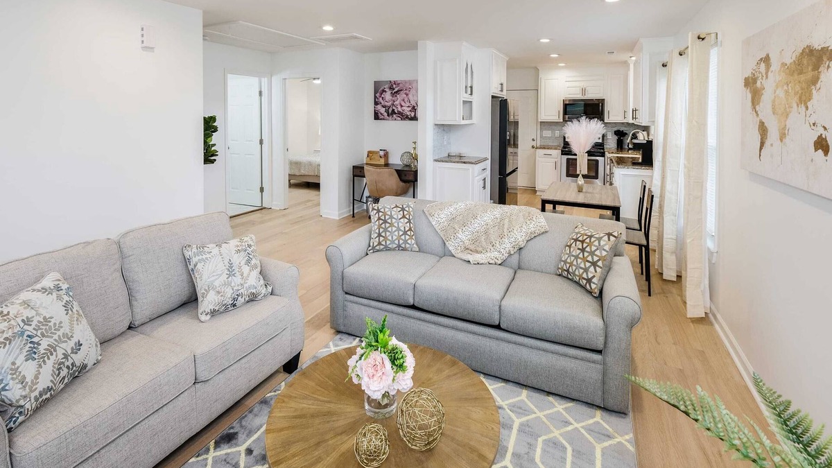 Mount Mourne House | Modern Cottage - 2BR - 5 Min Wlk to DT Davidson