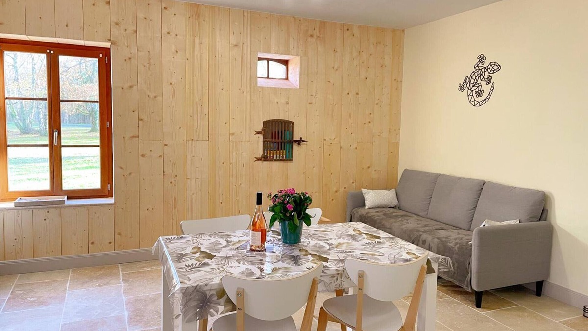 Selles-sur-Cher Cottage | Modern Cottage with Terrace & Garden Near Beauval Zoo in Selles-sur-Cher