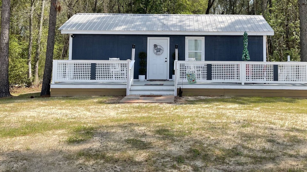 Hartsfield Cottage | Modern Cottage Nestled In The Woods At Gin Creek