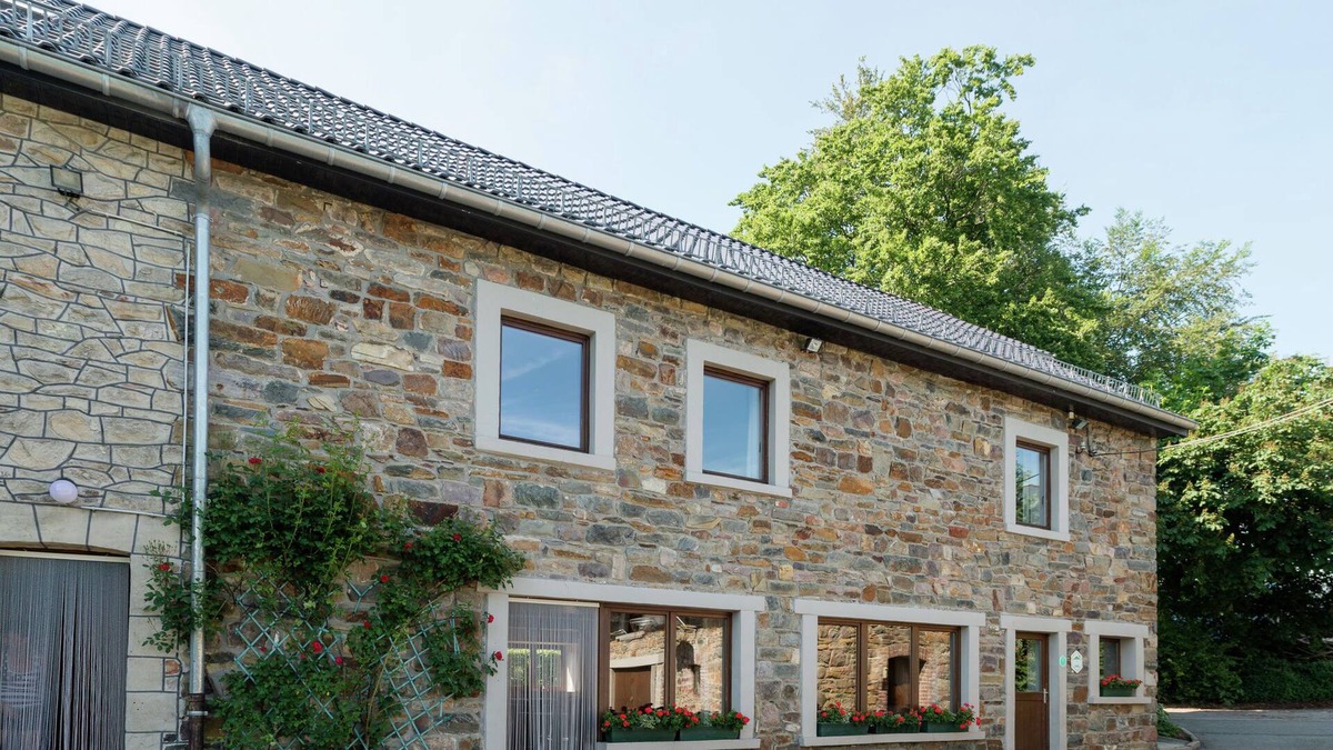 Faymonville Cottage | Modern Cottage with Private Garden in Waimes