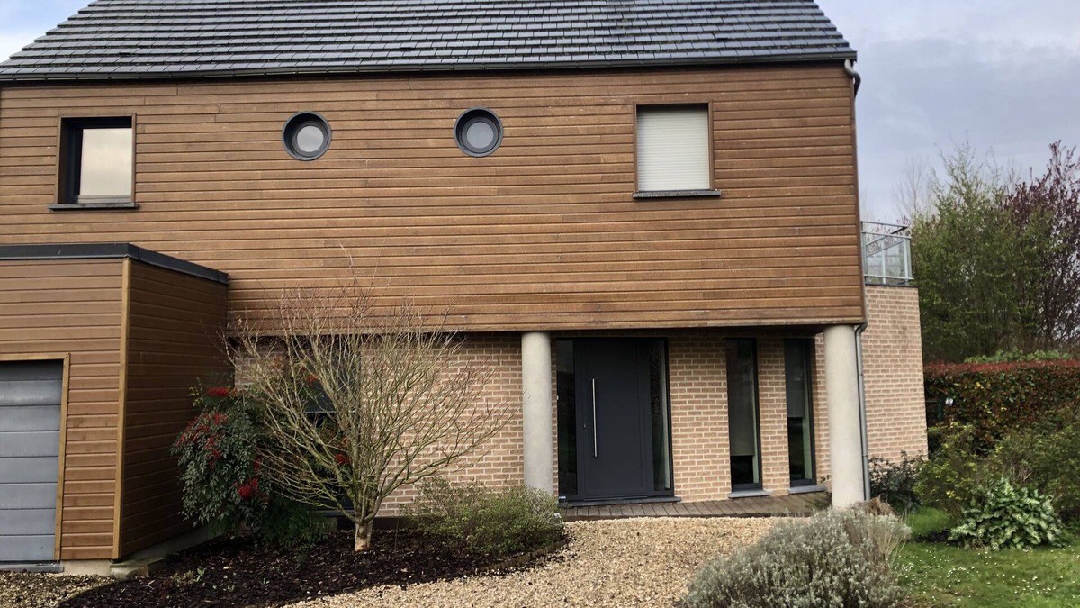 Doingt House | Modern country house with spacious rooms and swimming pool