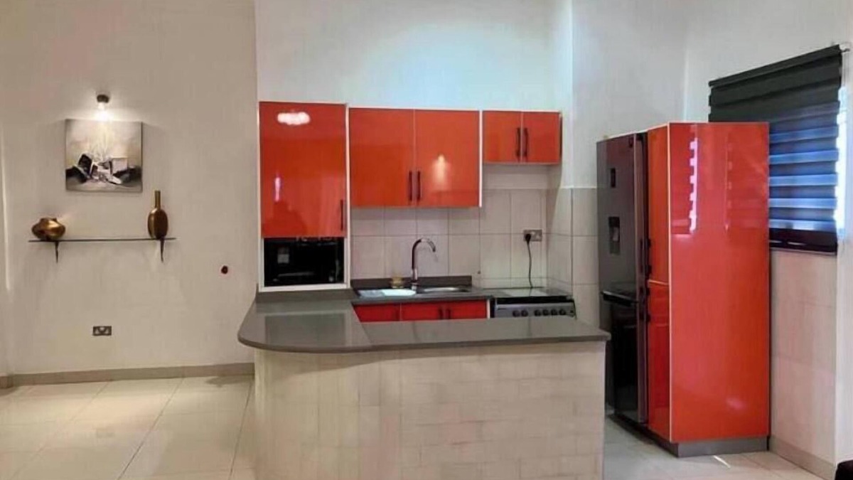 Accra Apartment | Modern Cozy Retreat in Osu