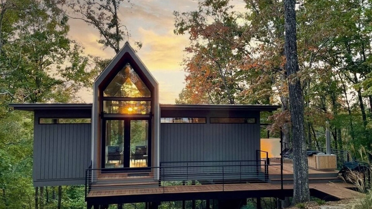 Dawsonville Cabin | Modern Cozy Romantic Hideaway near Dahlonega with Hot Tub and Trails