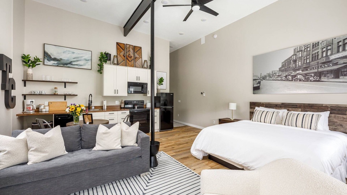 Traverse City Apartment | Modern & Cozy Studio | Walk to Downtown & Beach