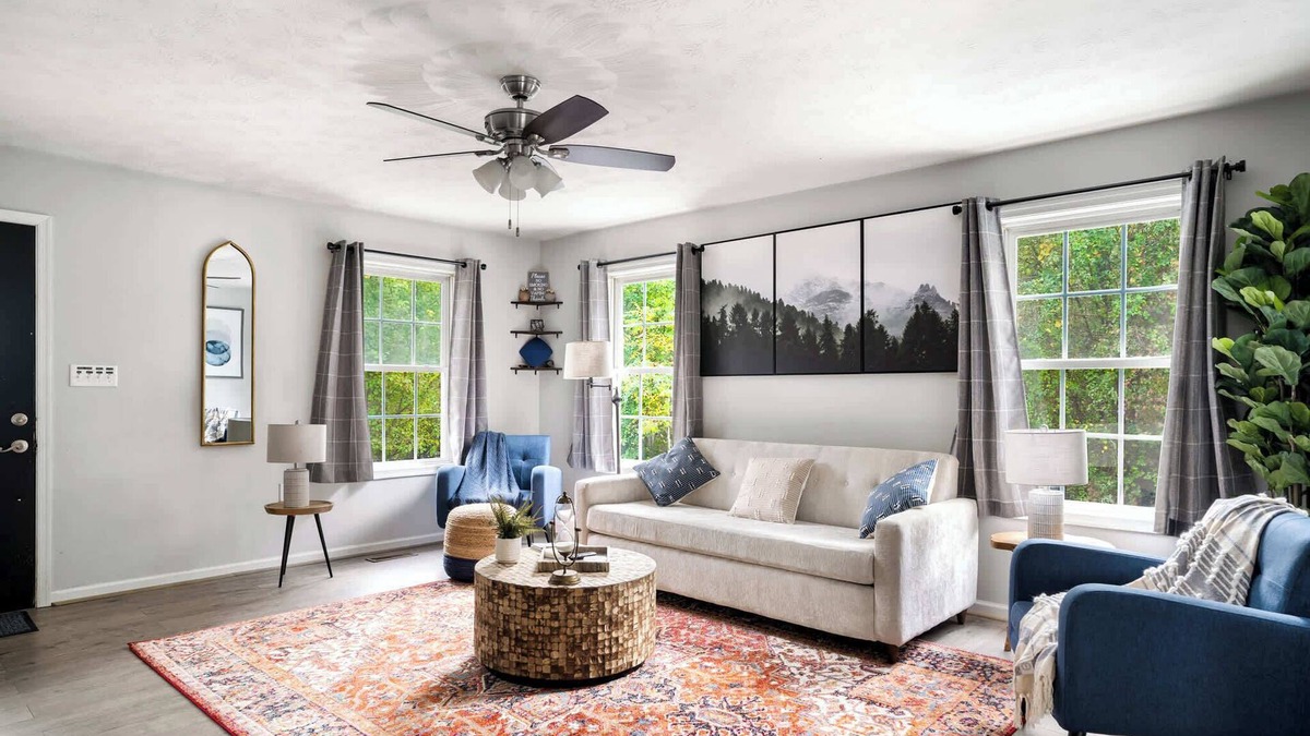 Luray Cabin | Modern decor, Hot Tub, Fire Pit & River Access!