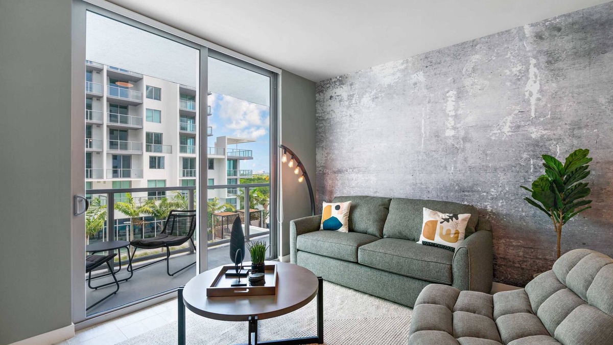 Northeast Miami Condo | Modern Decor W/Bay Views 1 Bdrm Condo