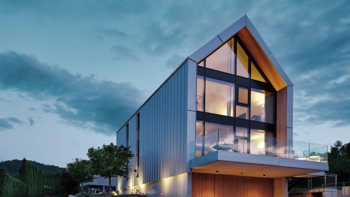Edelschrott Ski Chalet | Modern design and lots of glass meet forests, meadows, mountains and lakes!
