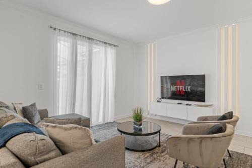 Kissimmee House | Modern design near Disney Top resort