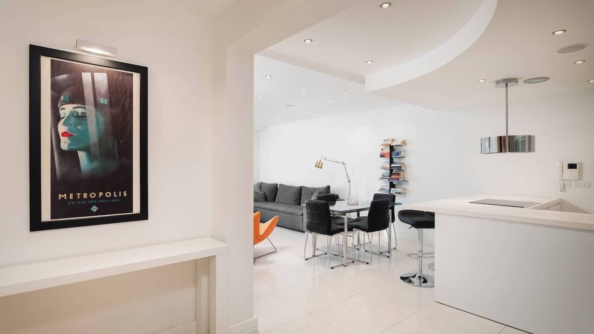 Għadira Condo | 🌴 Modern designer apartment in sunny Mellieħa Bay! Enjoy sea views, stylish comfort, and nearby beaches like Golden Bay & Comino — perfect for a relaxing family getaway 🏖️✨