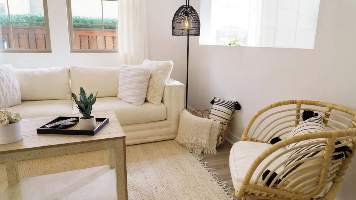 Azusa House | Modern Designer Home w/King Bed - 30 minutes to all the theme parks!
