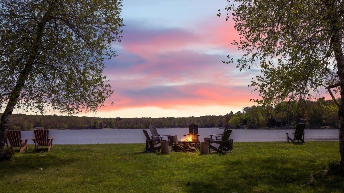 Pocono Lake Ski Chalet | Modern Direct Lakefront Home in the Poconos