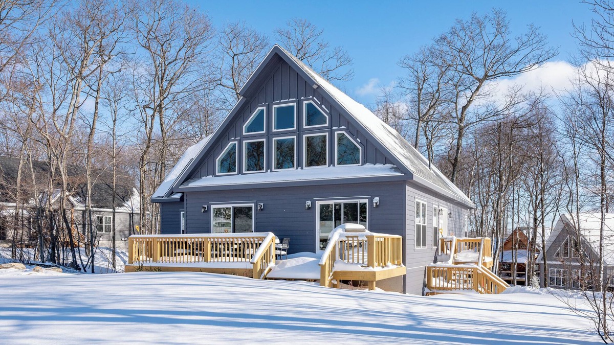 McHenry House | Modern Dog Friendly Escape w/Hot Tub & Fire Pit