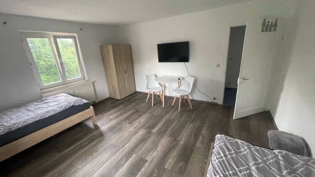 Engen Condo | Modern double rooms with TV, WiFi, shared bathroom and kitchen