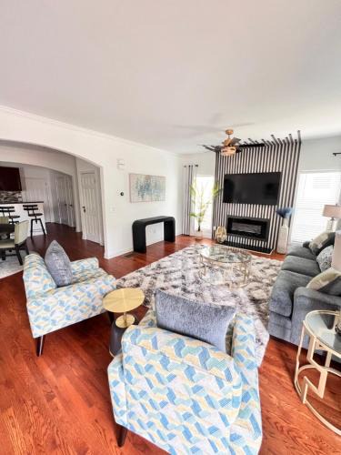 Sylvan Hills Villa | Modern Downtown ATL Retreat