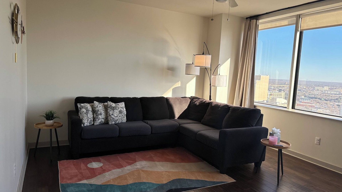 Downtown Dallas Apartment | Modern Downtown High-Rise: Stunning Views + Steps from Hotspots