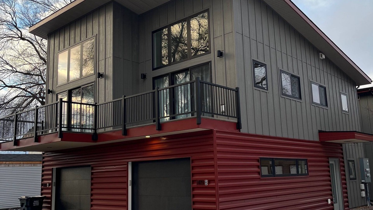 Riverfront House | Modern Duplex, Centrally Located