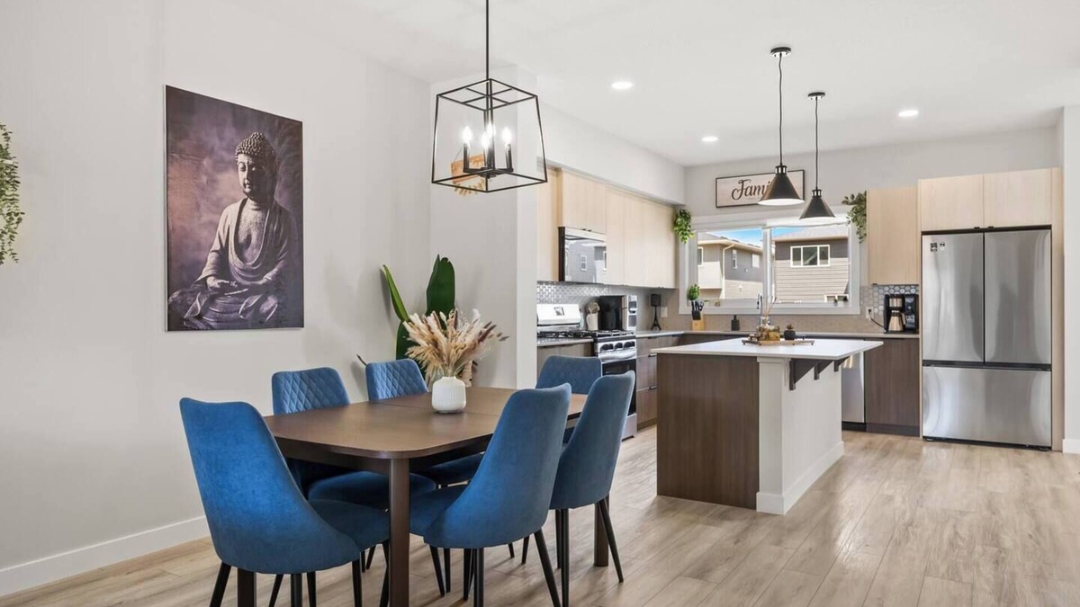 Southwest Calgary House | Modern Duplex Retreat | 2BR + Office | Parking
