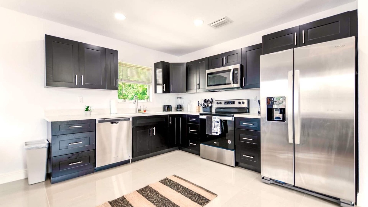 Gladeview Apartment | Modern Duplex w Free Parking Near Wynwood Hotspots