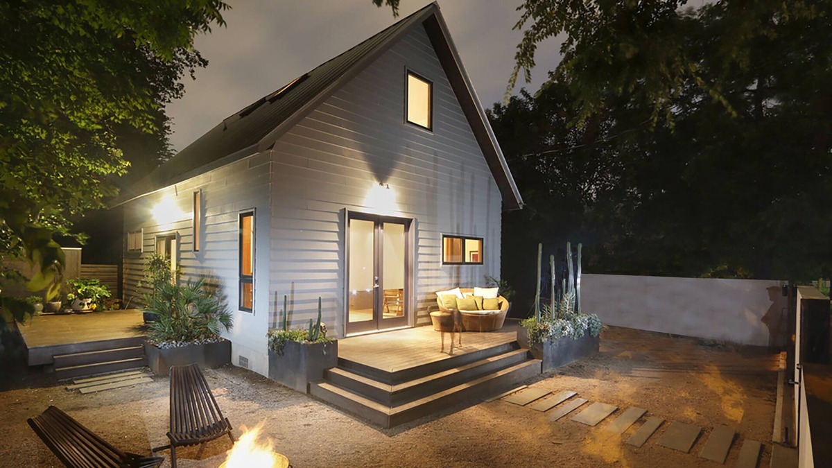 Swede Hill House | Modern East Side Bungalow