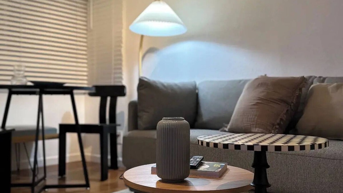 Grant Hill House | Modern Eclectic 1BR by Downtown, Airport & More