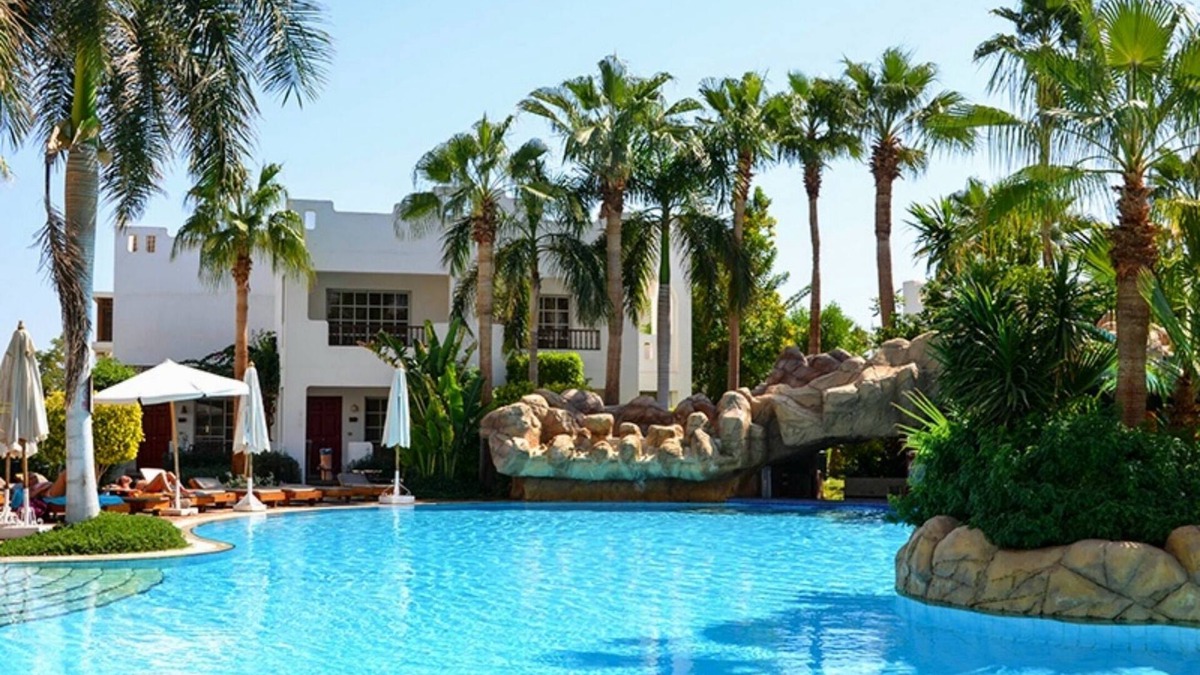 El Hadaba Apartment | Modern 1BR Apt next to a Swim-pool in Delta Sharm Resort