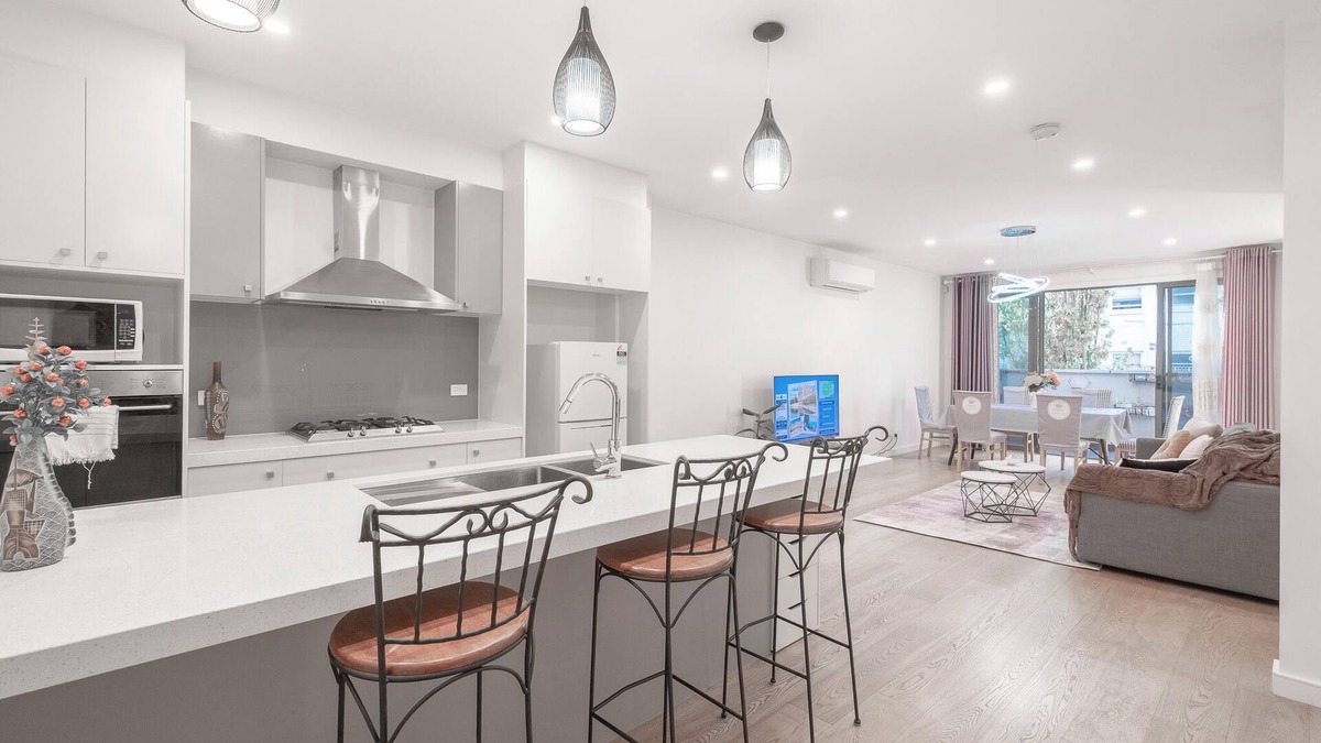 Hawthorn Apartment | Modern Elegance 4BR+1Study in Mel+Parking
