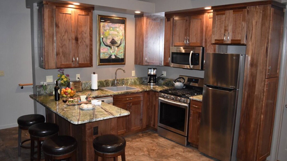 Arcata Apartment | Modern Elegance at Apartment A in Arcata