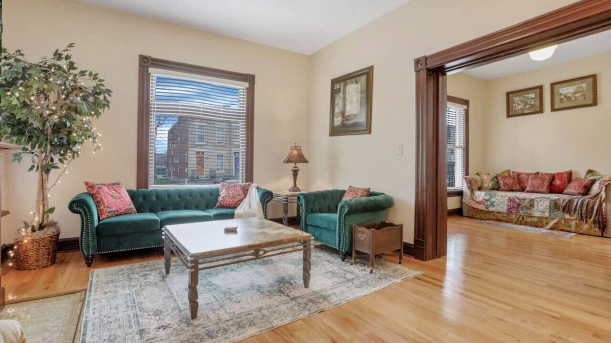 Olde Towne East House | Modern Elegance in Historic District