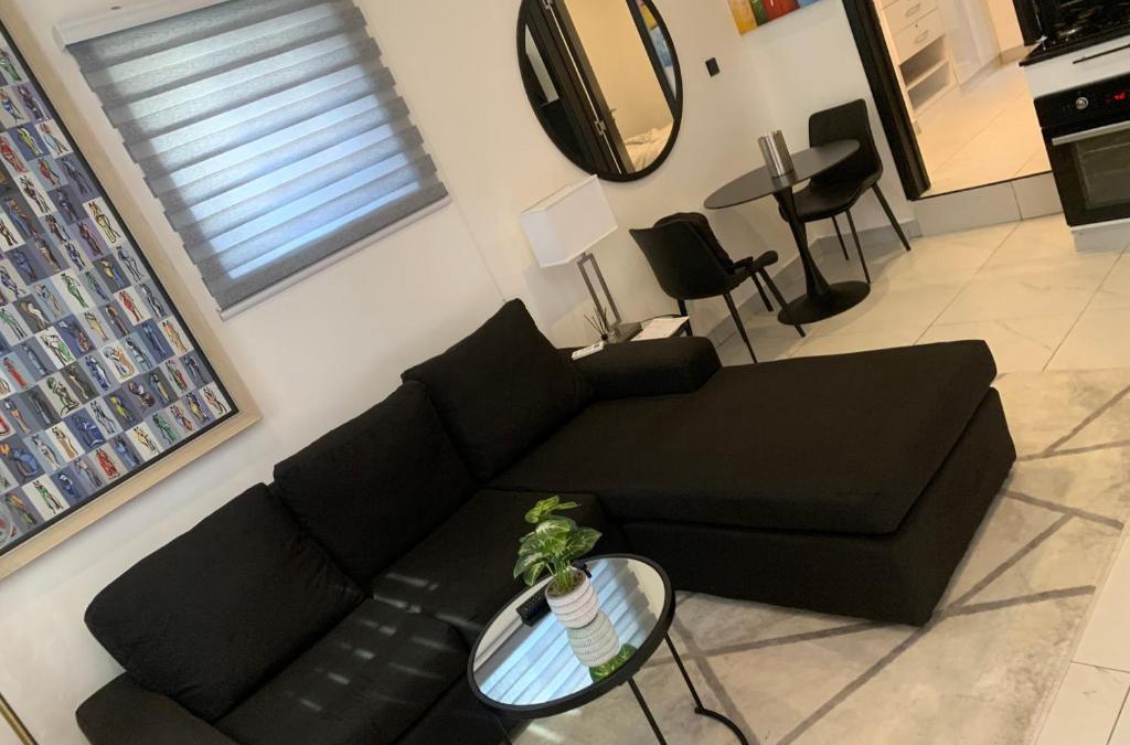 Accra Apartment | Modern Elegant yet Economic One Bedroom Get away Near Airport
