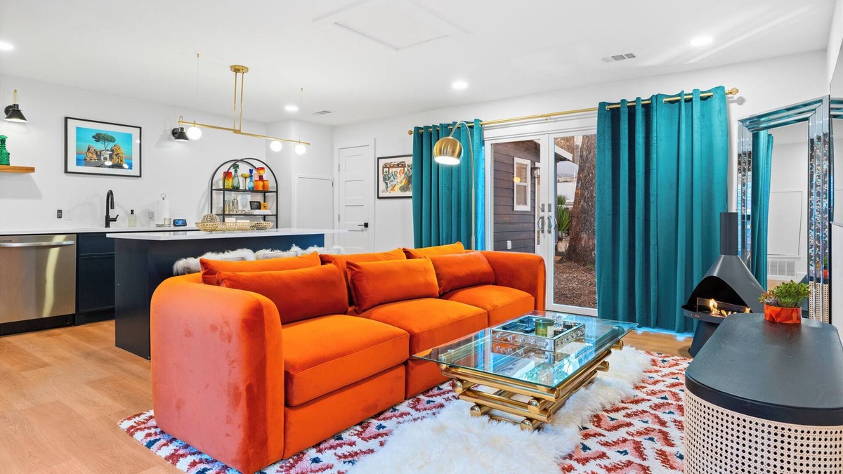 Cherrywood Apartment | Modern Escape w/Fireplace next to Pickleball Club