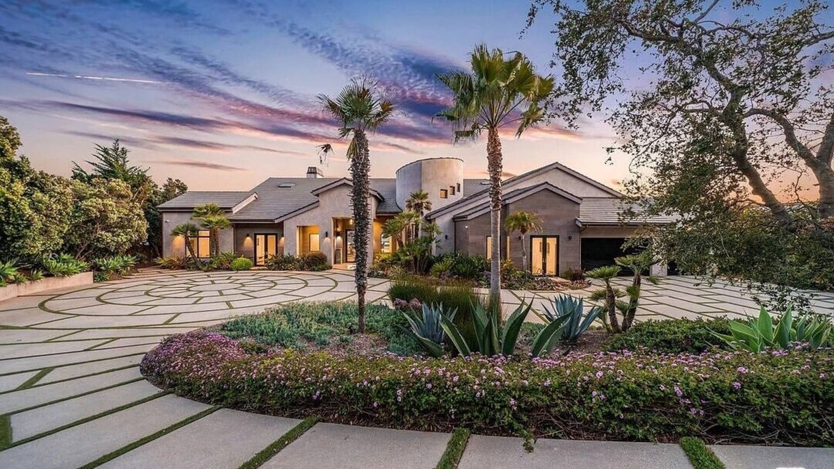 Malibu House | Modern estate in MariSol, one of Malibu's most exclusive developments