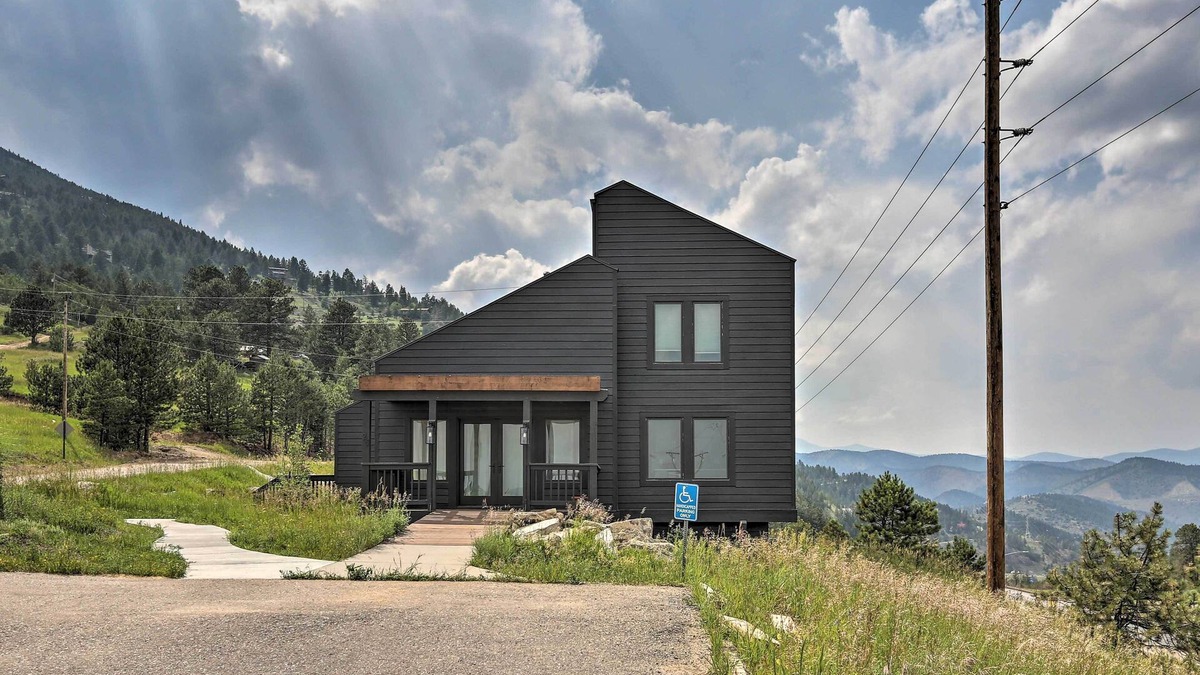 Evergreen House | Modern Evergreen Duplex Off I-70 w/Mountain Views