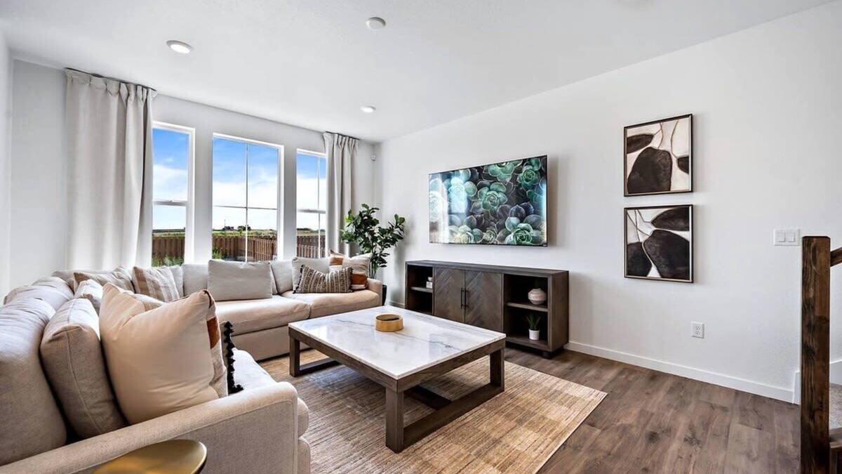 Commerce City House | Modern Executive Home Close to DEN