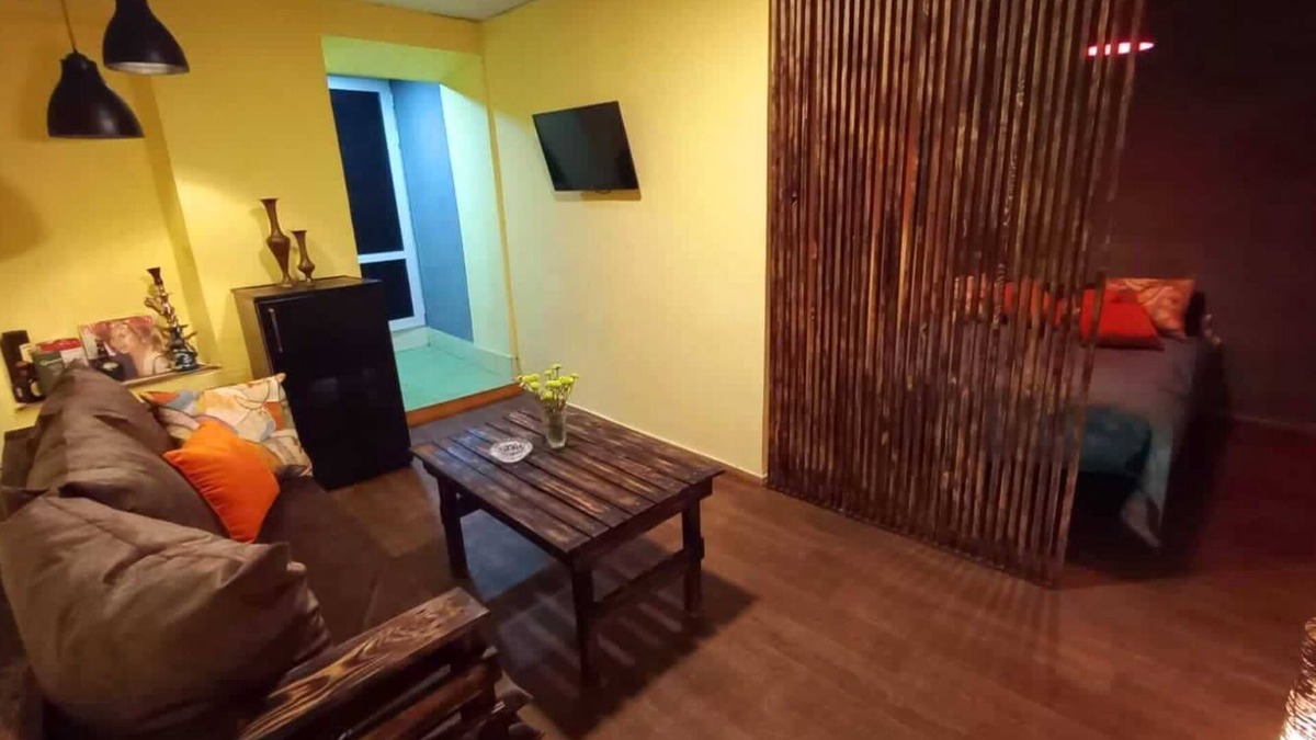 Kentron Apartment | Modern Famely Suit City Center