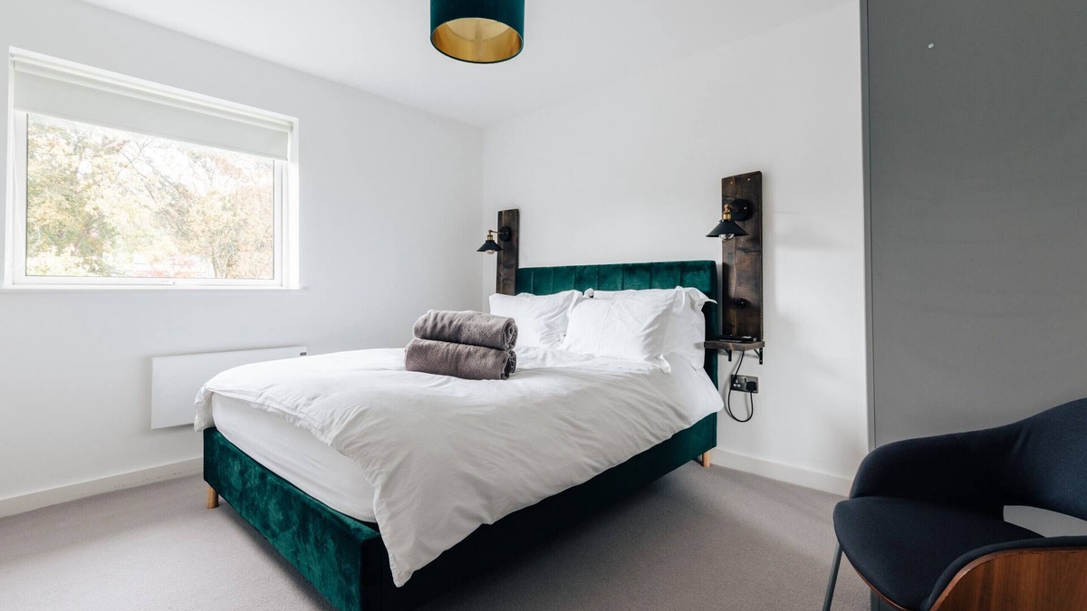 Bath Apartment | Modern Family Apartment with views of Bath