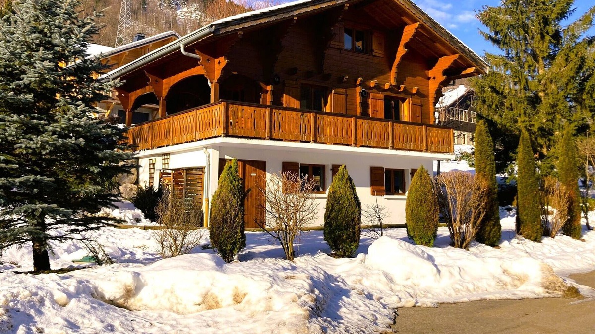Vacheresse Ski Chalet | Modern Family Chalet with Fireplace | Portes du Soleil