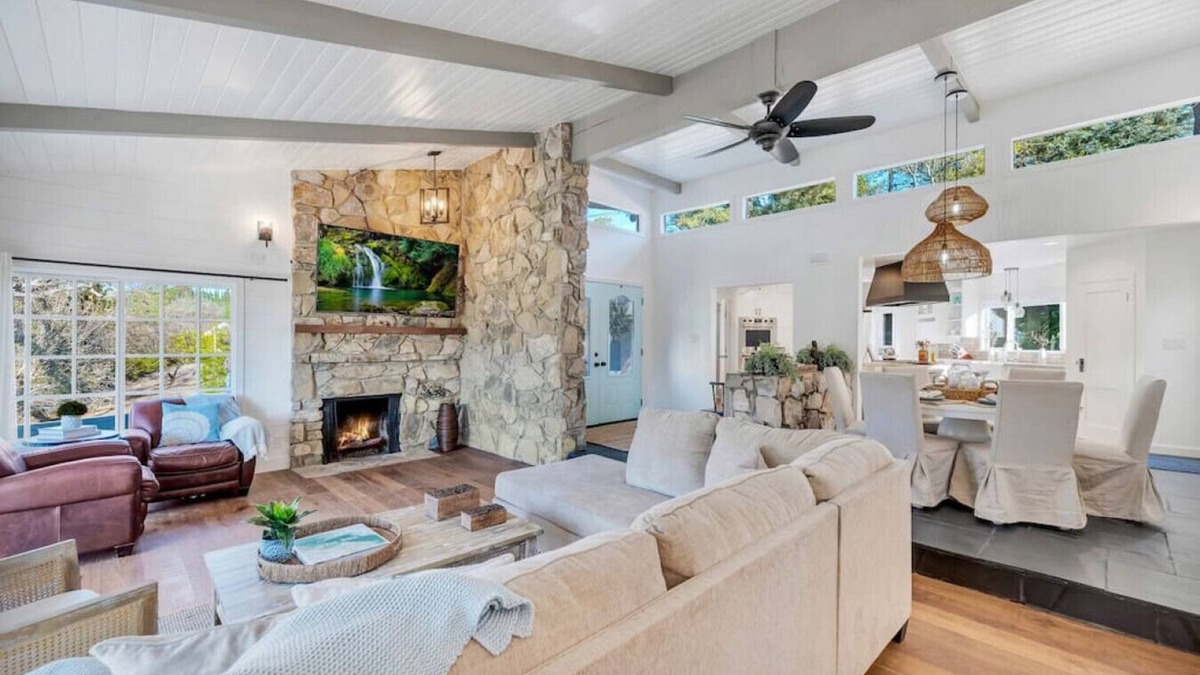 Thousand Oaks House | Modern Family Farmhouse (pool, spa, treehouse +)