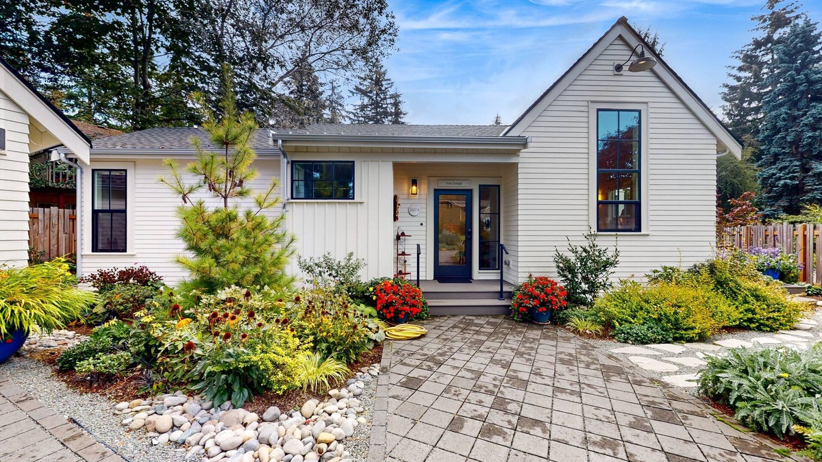 Olympic Hills Cottage | Modern, family-friendly natural light filled cottage with patio, central AC