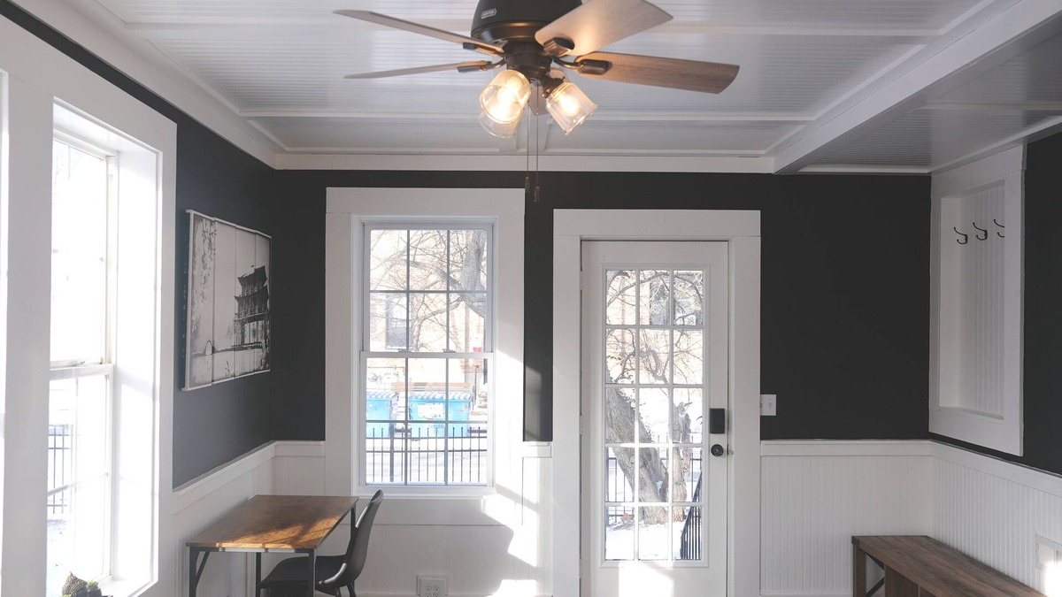 St. Louis House | Modern Family-Friendly Dogtown Stay in St. Louis. Safe, Zoo, Forest Park