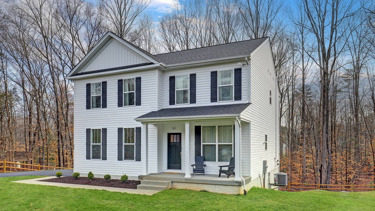 Livingston House | Modern Family Home 2 Mins To Lake Anna - Hot Tub arriving in November!